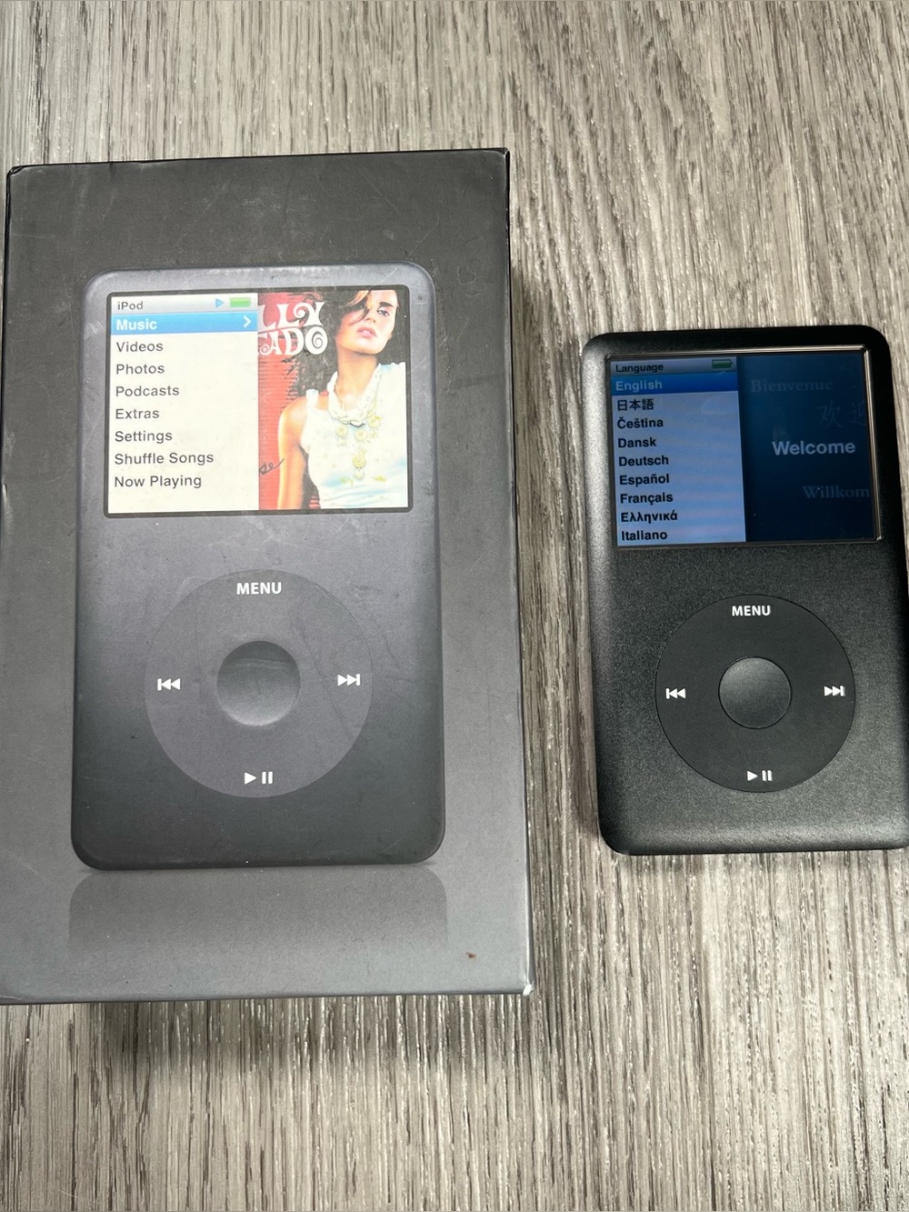 Apple iPod Classic 6th Generation A1238 80GB Black Silver MB147LL w/ Box